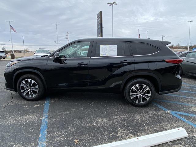 used 2022 Toyota Highlander car, priced at $28,994