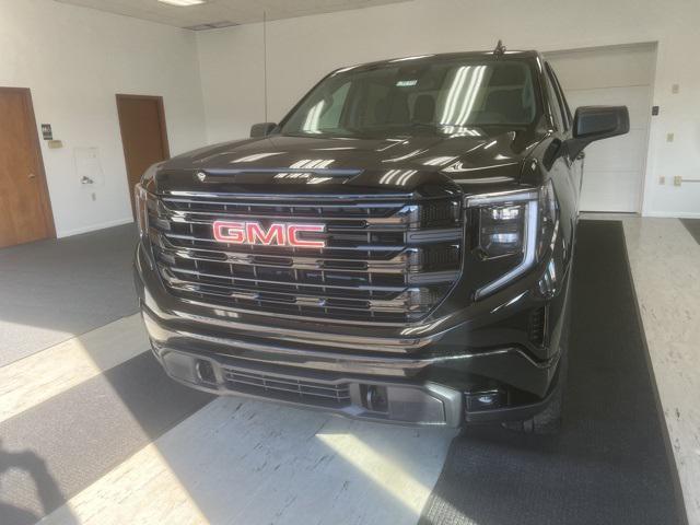 new 2025 GMC Sierra 1500 car, priced at $58,235