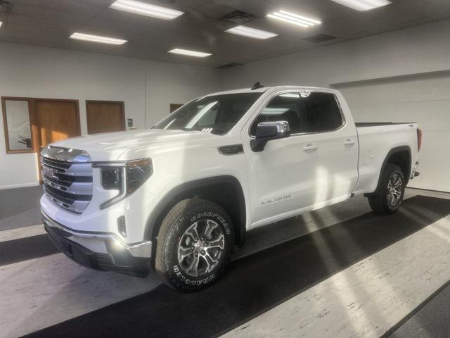 new 2025 GMC Sierra 1500 car, priced at $57,525