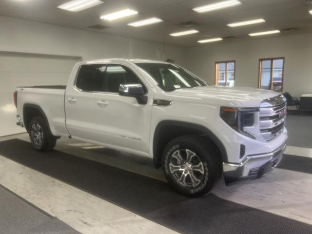 new 2025 GMC Sierra 1500 car, priced at $57,525