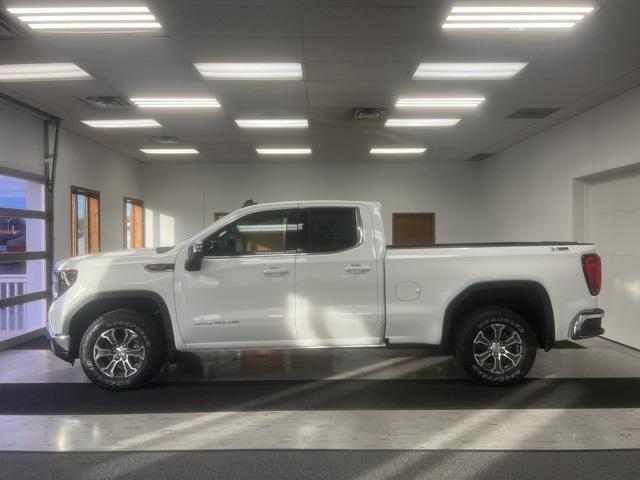 new 2025 GMC Sierra 1500 car, priced at $57,525