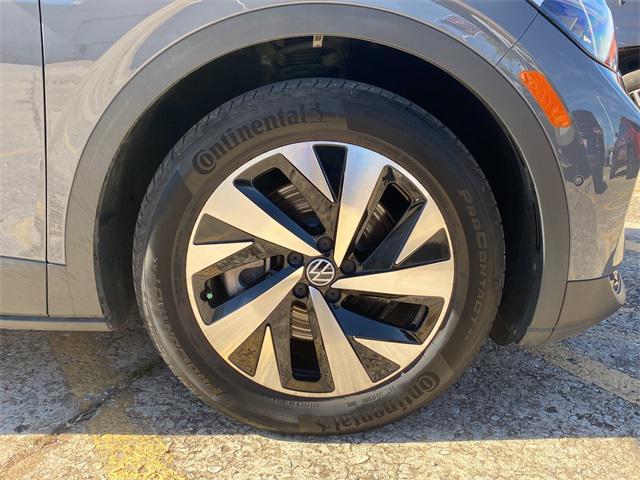 used 2023 Volkswagen ID.4 car, priced at $20,461