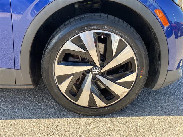 used 2022 Volkswagen ID.4 car, priced at $19,917