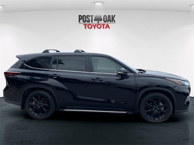 used 2024 Toyota Highlander car, priced at $37,900