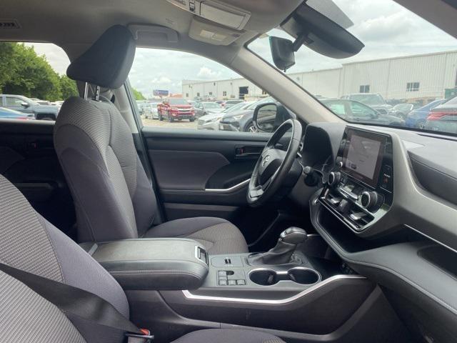 used 2024 Toyota Highlander car, priced at $37,900