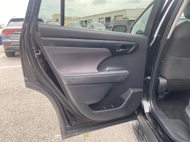 used 2024 Toyota Highlander car, priced at $37,900