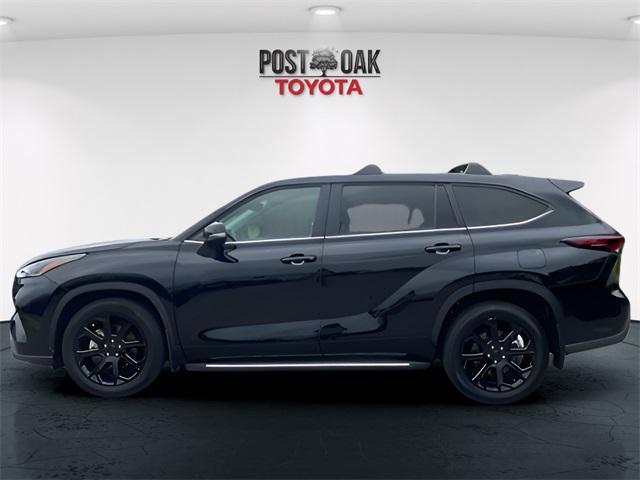 used 2024 Toyota Highlander car, priced at $37,900