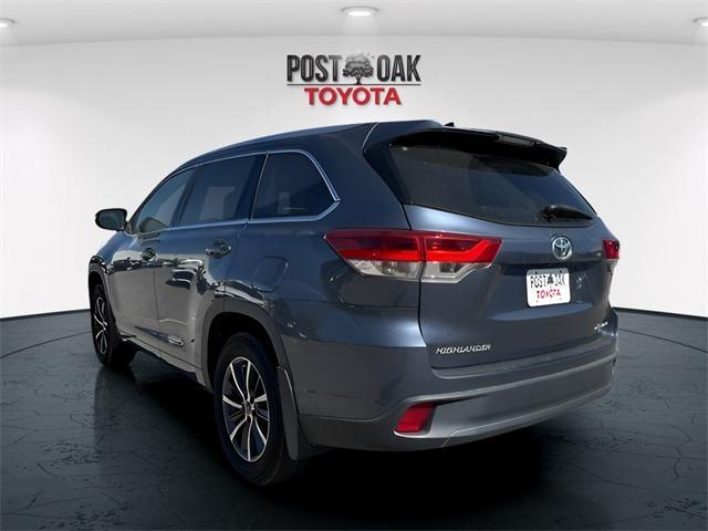 used 2018 Toyota Highlander car, priced at $21,700