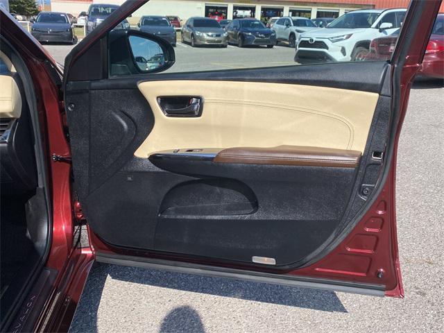 used 2017 Toyota Avalon Hybrid car, priced at $20,000