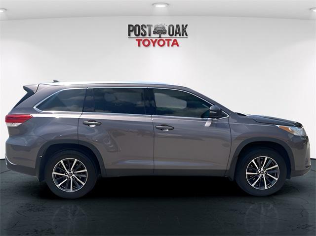 used 2019 Toyota Highlander car, priced at $25,500