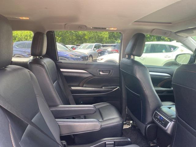 used 2019 Toyota Highlander car, priced at $25,500