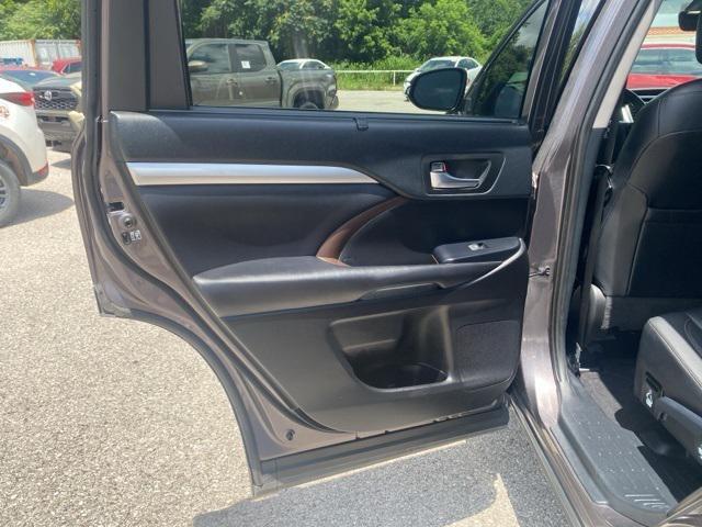 used 2019 Toyota Highlander car, priced at $25,500