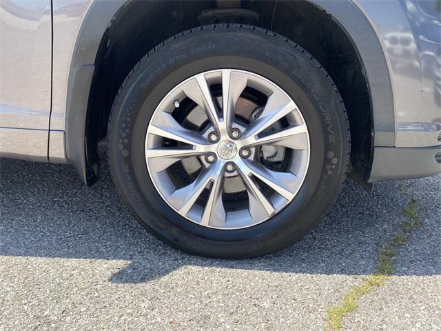 used 2015 Toyota Highlander car, priced at $13,999