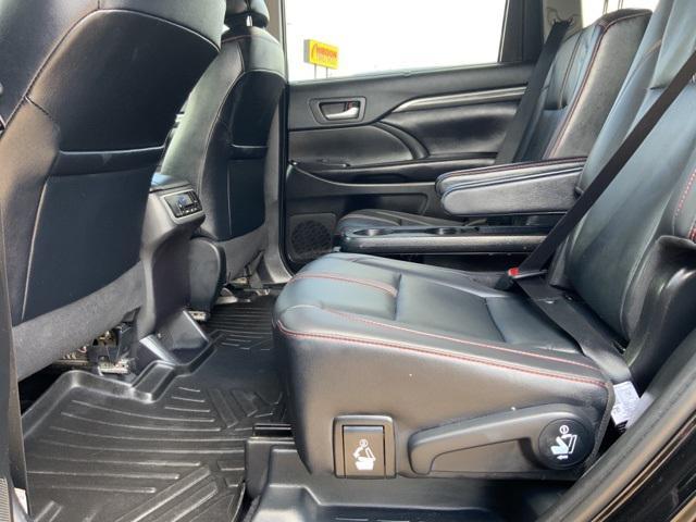 used 2019 Toyota Highlander car, priced at $25,500