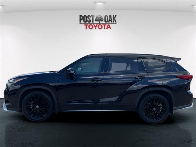 used 2023 Toyota Highlander car, priced at $40,500