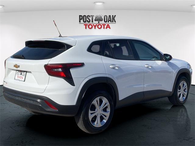 used 2025 Chevrolet Trax car, priced at $20,403