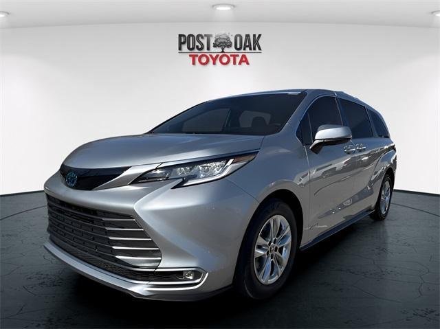 used 2021 Toyota Sienna car, priced at $39,776