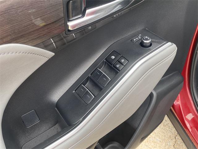 used 2024 Toyota Highlander car, priced at $44,420