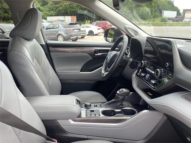 used 2024 Toyota Highlander car, priced at $44,420