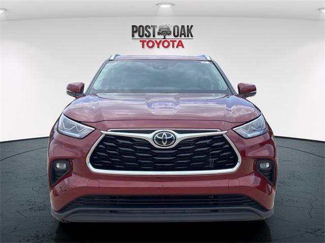 used 2024 Toyota Highlander car, priced at $44,420