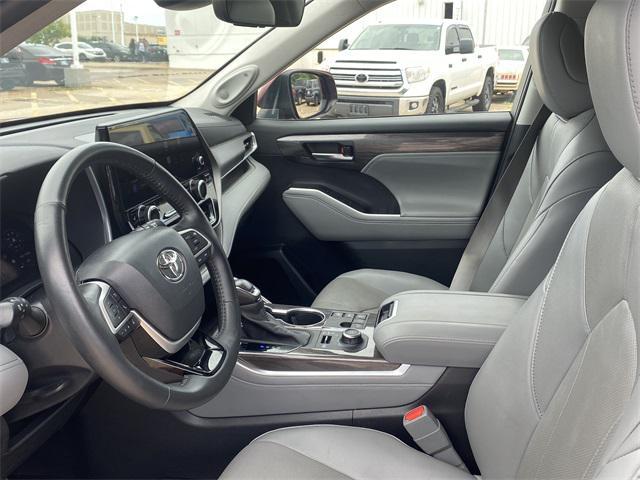 used 2024 Toyota Highlander car, priced at $44,420