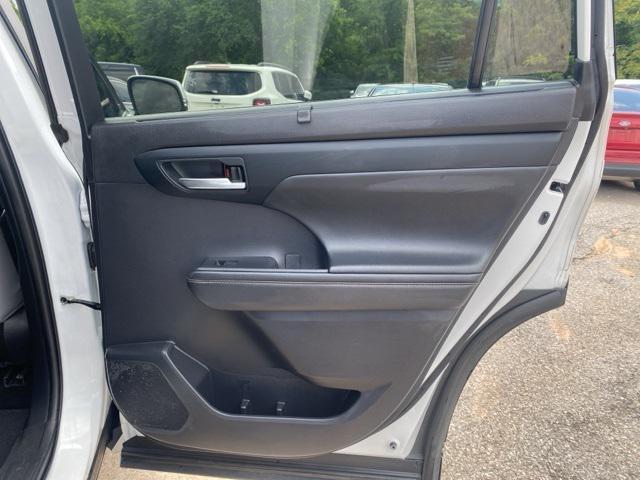 used 2023 Toyota Highlander Hybrid car, priced at $38,884