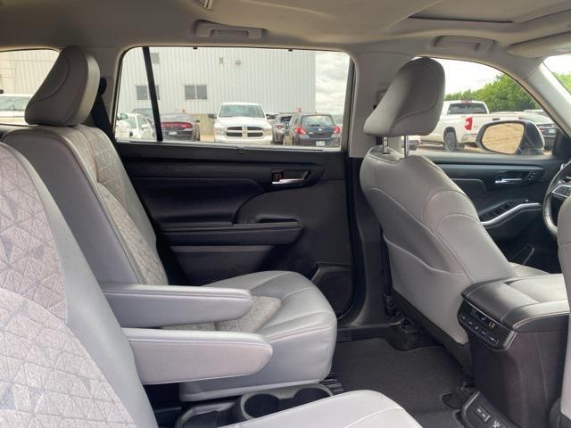 used 2023 Toyota Highlander Hybrid car, priced at $38,884