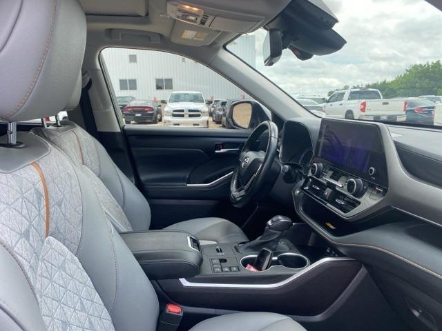 used 2023 Toyota Highlander Hybrid car, priced at $38,884