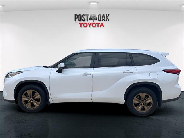 used 2023 Toyota Highlander Hybrid car, priced at $36,400