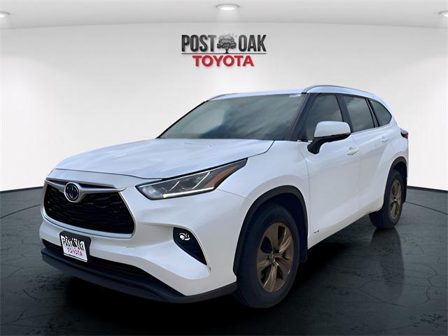 used 2023 Toyota Highlander Hybrid car, priced at $36,400