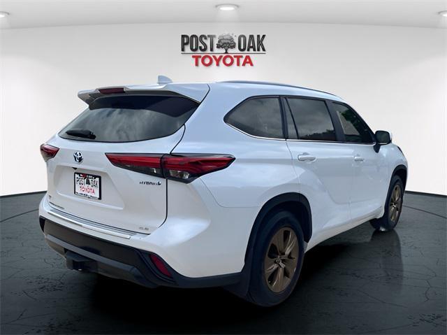 used 2023 Toyota Highlander Hybrid car, priced at $36,400
