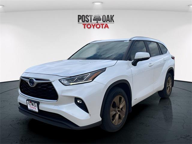 used 2023 Toyota Highlander Hybrid car, priced at $36,400