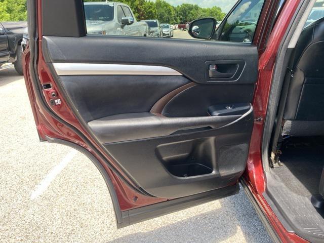 used 2018 Toyota Highlander car, priced at $15,750