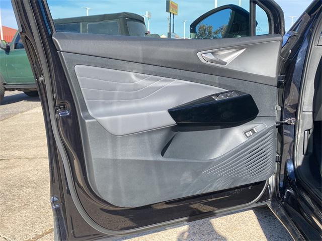 used 2023 Volkswagen ID.4 car, priced at $20,289