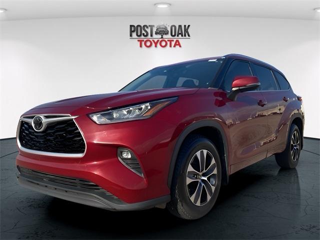 used 2020 Toyota Highlander car, priced at $23,557