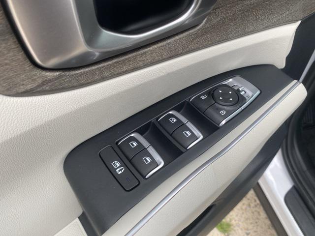used 2023 Kia Sorento car, priced at $30,999