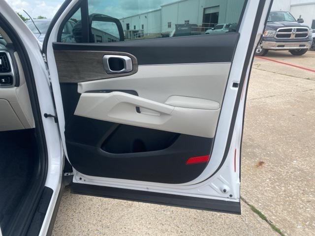 used 2023 Kia Sorento car, priced at $30,999