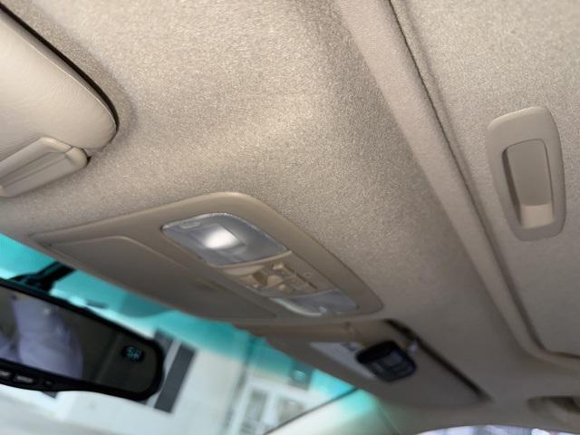 used 2006 Toyota Highlander car, priced at $9,499