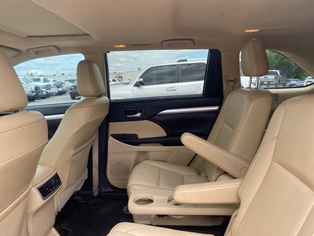 used 2016 Toyota Highlander car, priced at $19,349