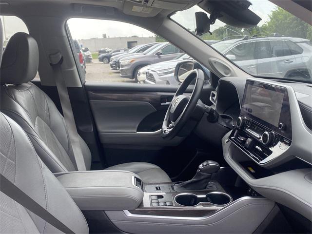 used 2023 Toyota Highlander car, priced at $38,750