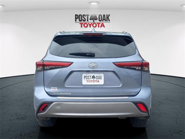used 2023 Toyota Highlander car, priced at $38,750