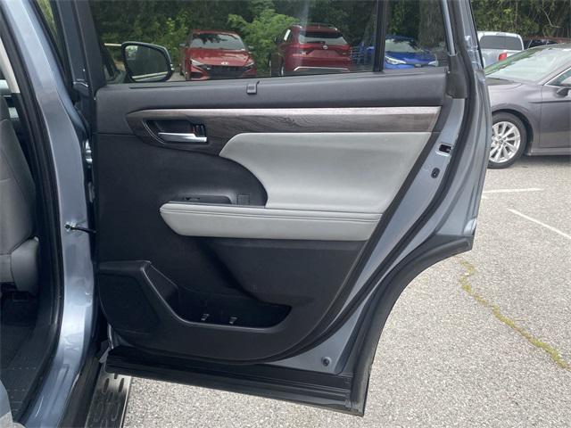 used 2023 Toyota Highlander car, priced at $38,750