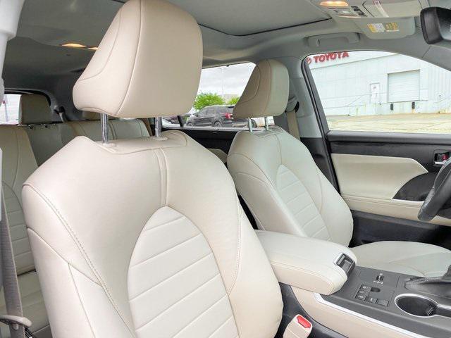 used 2023 Toyota Highlander car