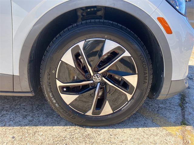 used 2022 Volkswagen ID.4 car, priced at $19,870