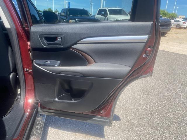 used 2018 Toyota Highlander car, priced at $19,499