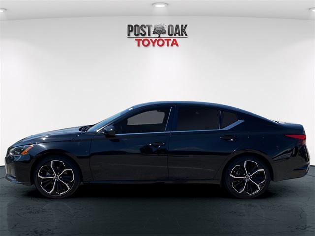 used 2023 Nissan Altima car, priced at $19,900