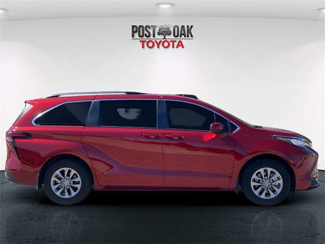 used 2022 Toyota Sienna car, priced at $35,500