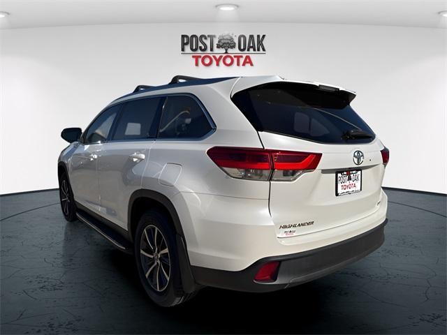 used 2019 Toyota Highlander car, priced at $23,251