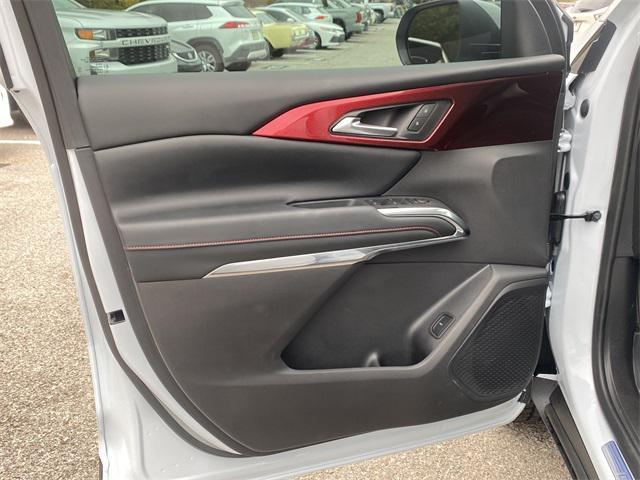 used 2026 Chevrolet Traverse car, priced at $48,910