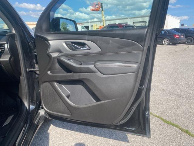 used 2021 Chevrolet Traverse car, priced at $19,999